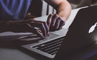 正规实盘配资股票:广州炒股配资公司排名-上半年逾三成股票涨幅在20%以上 A股总市值站上100万亿元 创历史新高